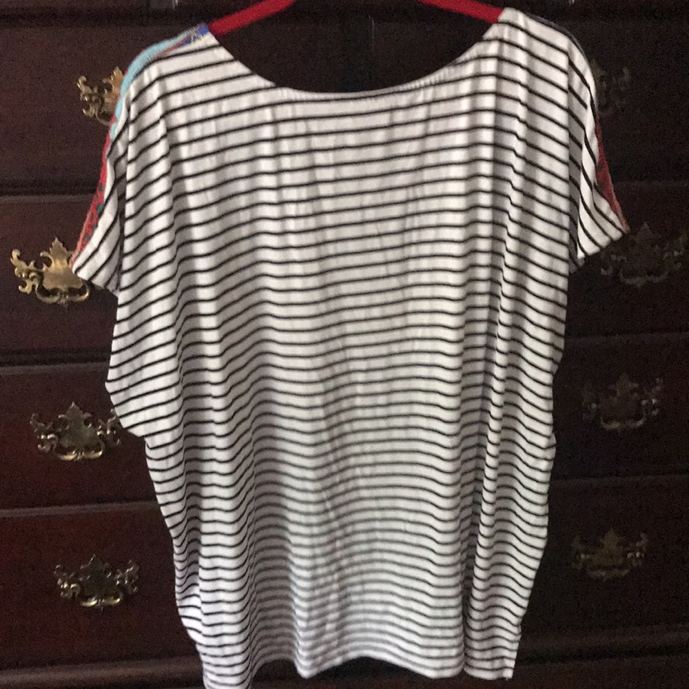 Avenue 26/28 unique black white strip embroidered - Picture 6 of 8